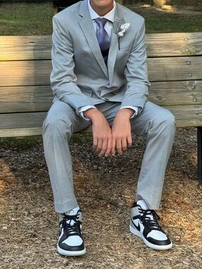 Light Gray Men's 3 Piece Murano Suit